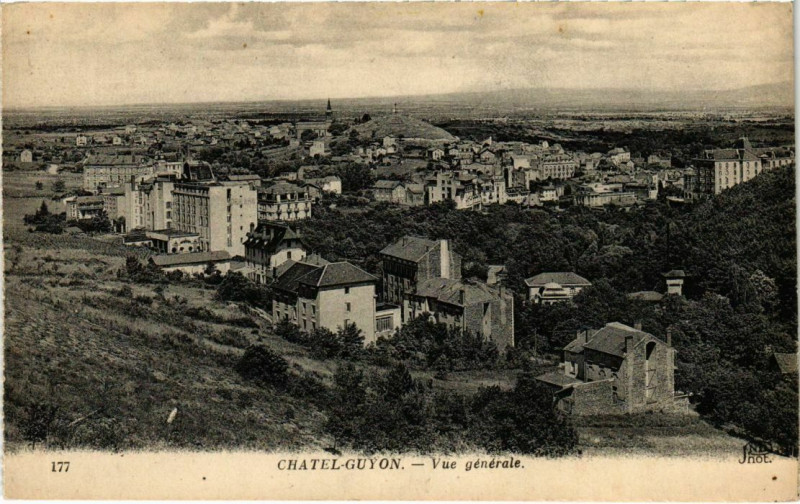 Carte postale ancienne Chatel-Guyon - Vue générale à Châtel-Guyon