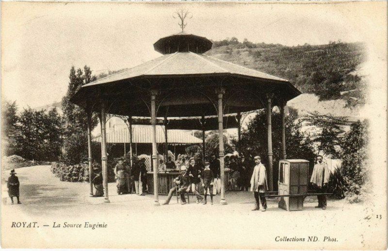Carte postale ancienne Royat - La Source Eugenie à Royat