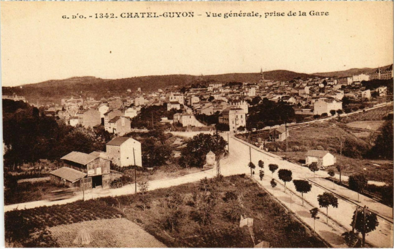 Carte postale ancienne Chatel-Guyon - Vue générale à Châtel-Guyon
