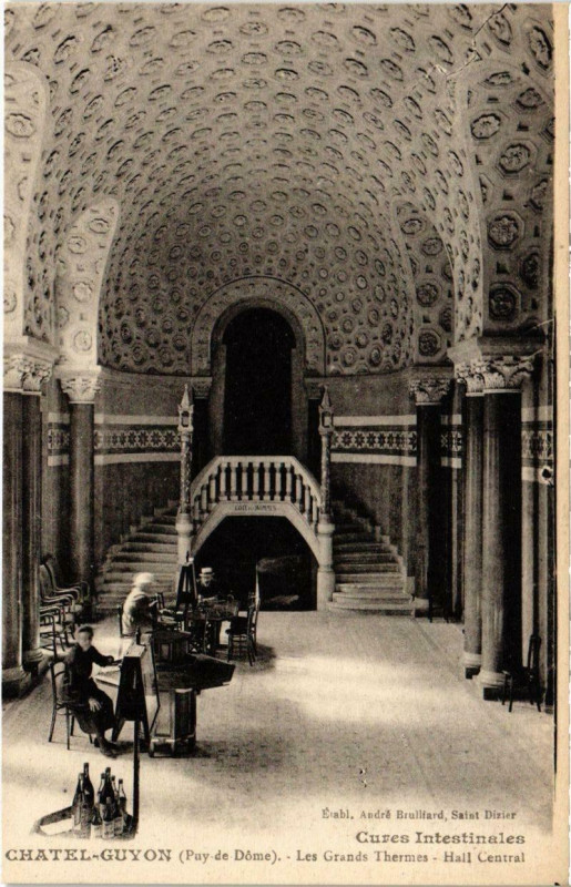 Carte postale ancienne Chatel-Guyon - Les Grands THERMes à Châtel-Guyon