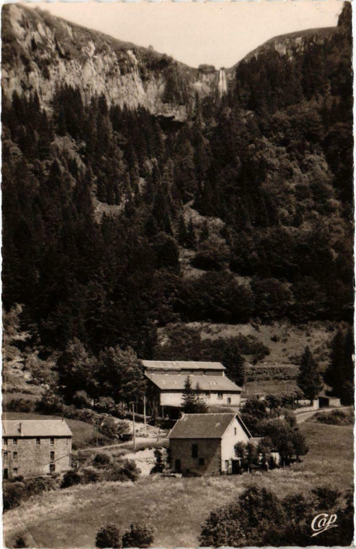 Carte postale ancienne Le Mont-Dore - La Grande Cascade à Mont-Dore