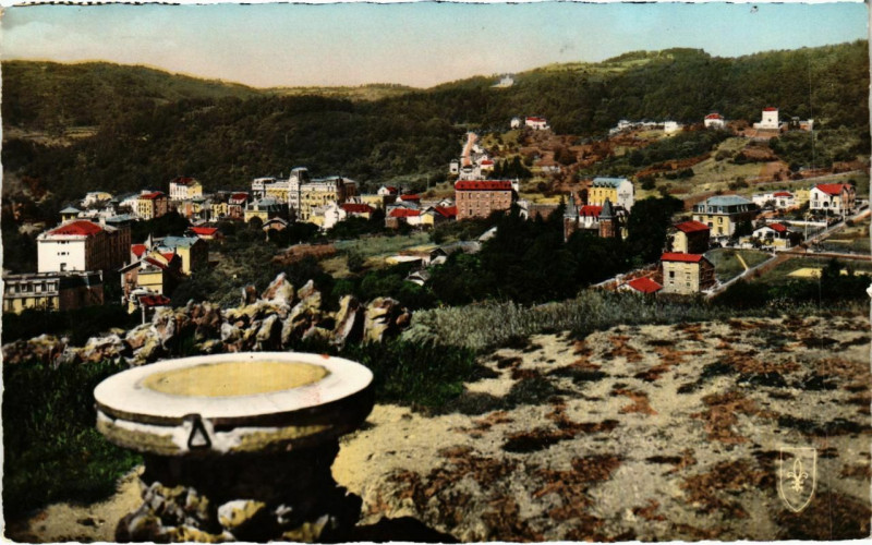 Carte postale ancienne Chatel-Guyon - Vue générale prise de la Table d'Orientation à Châtel-Guyon