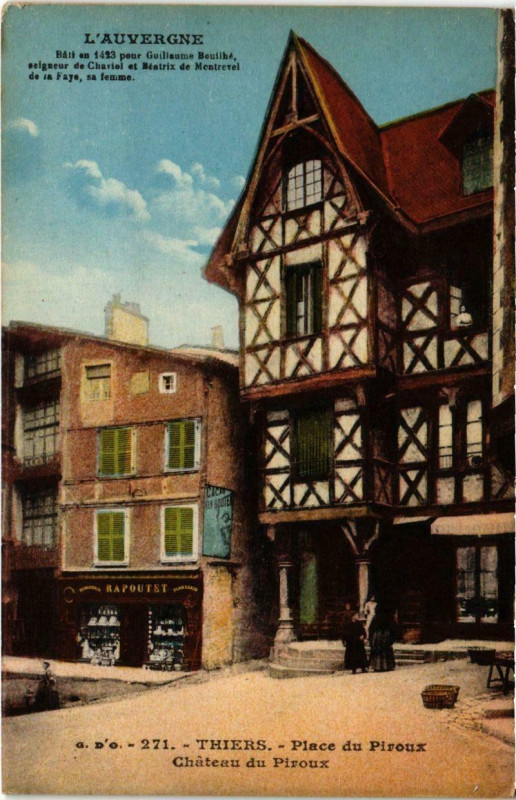Carte postale ancienne Thiers - Place du Piroux à Thiers