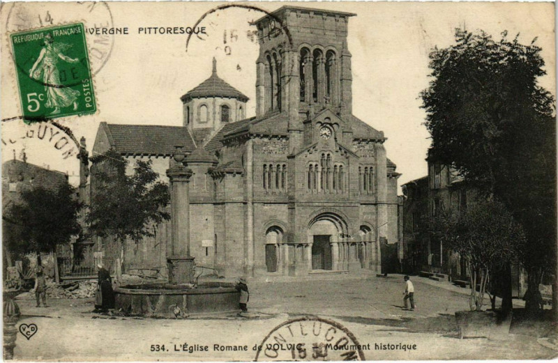 Carte postale ancienne L'Eglise Romane de Volvic - Monument historique à Volvic
