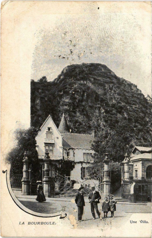 Carte postale ancienne La Bourboule - Une Villa à La Bourboule