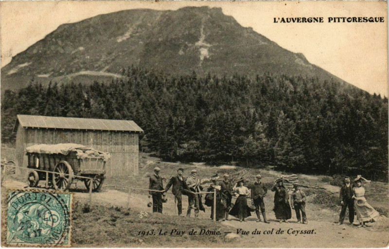 Carte postale ancienne Le Puy-de-Dome - Vue du col de Ceyssat à Ceyssat