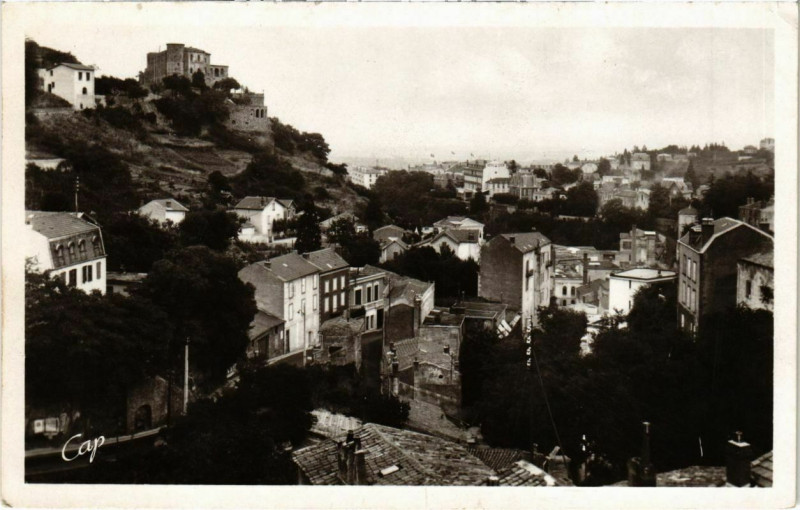 Carte postale ancienne Royat - La Vallée et le Paradis à Royat