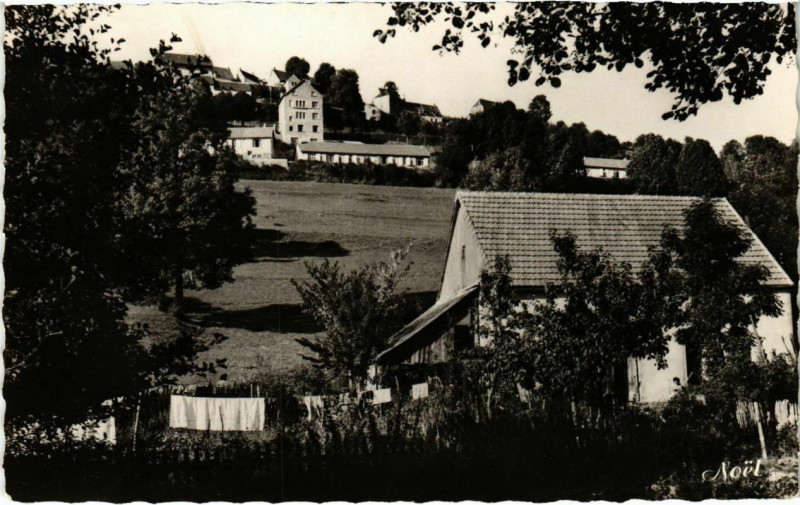Carte postale ancienne Latour-d'Auvergne - Colonies de Vacances