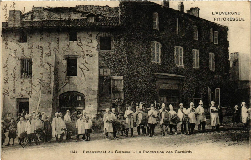 Carte postale ancienne Enterrement du Carnaval Procession des Cornards