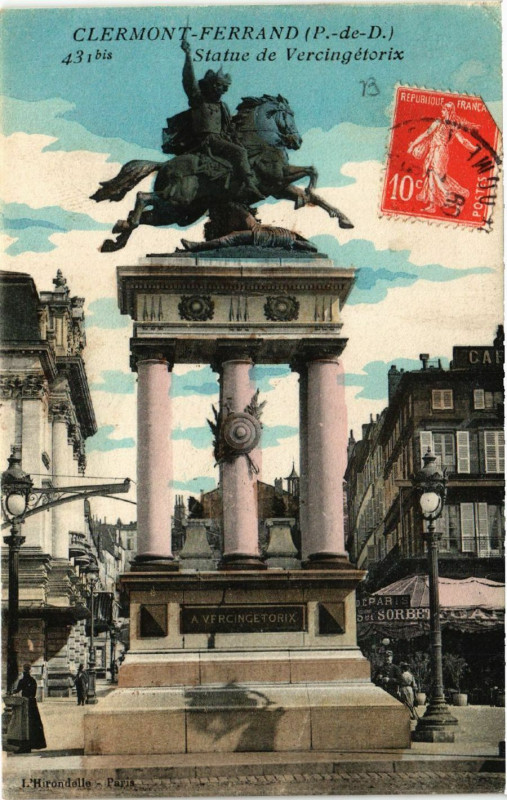 Carte postale ancienne Clermont-Ferrand Statue de Vercingetorix à Clermont-Ferrand