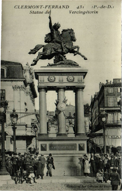 Carte postale ancienne Clermont-Ferrand Statue de Vercingetorix à Clermont-Ferrand