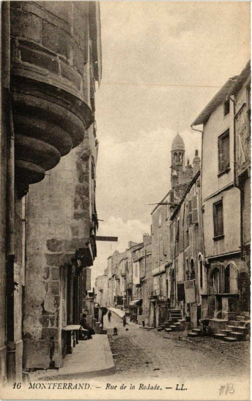Carte postale ancienne Clermont-Ferrand Rue de la Rodadde à Clermont-Ferrand