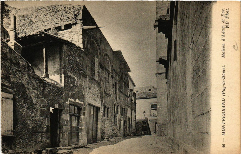 Carte postale ancienne Clermont-Ferrand Maison d'Adam et Eve à Clermont-Ferrand