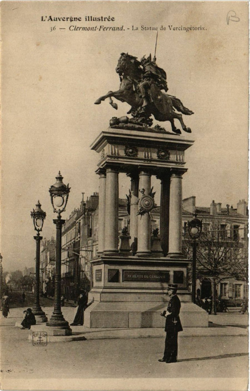 Carte postale ancienne Clermont-Ferrand La Statue de Vercingetorix à Clermont-Ferrand