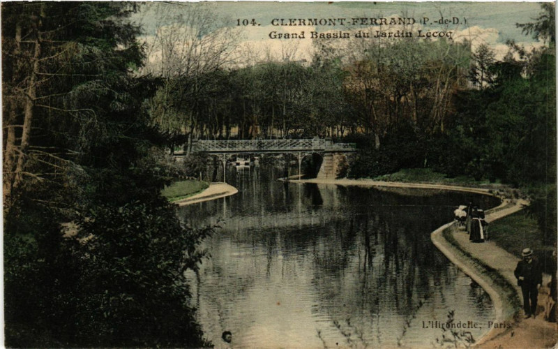 Carte postale ancienne Clermont-Ferrand Grand Bassin du Jardin Lecoq à Clermont-Ferrand