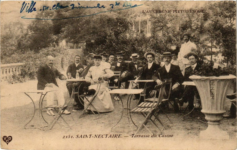Carte postale ancienne Saint-Nectaire Terrasse du Casino à Saint-Nectaire