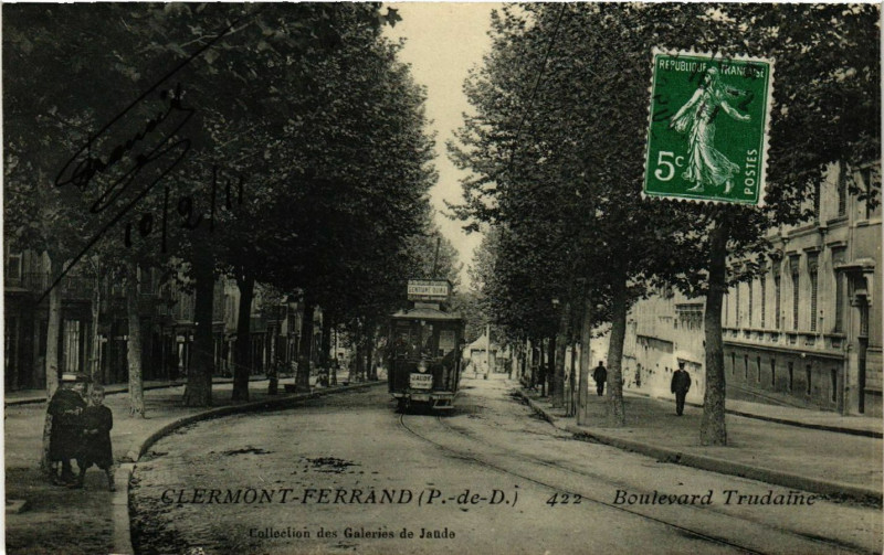 Carte postale ancienne Clermont-Ferrand Boulevardd Trudaine à Clermont-Ferrand