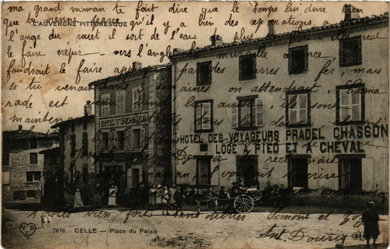 Carte postale ancienne Celle Place du Palais