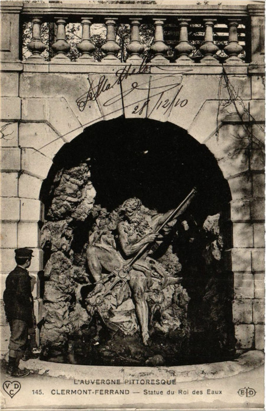 Carte postale ancienne Clermont-Ferrand Statue du Roi des Eaux à Clermont-Ferrand
