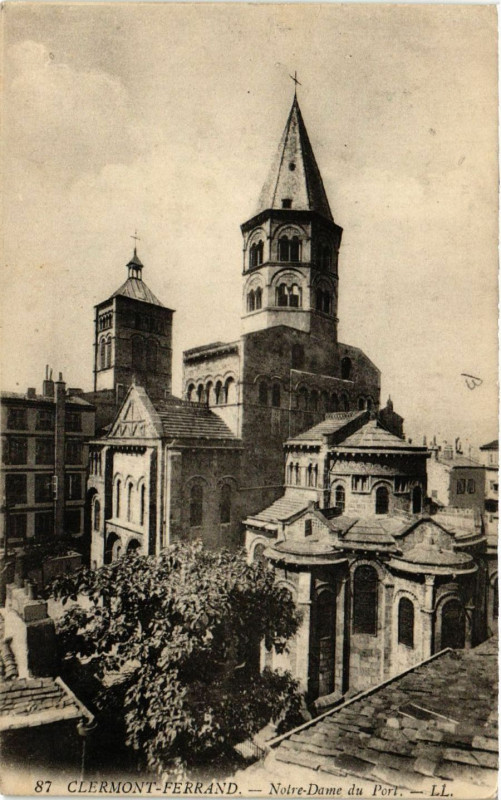 Carte postale ancienne Clermont-Ferrand N.-D. du Port à Clermont-Ferrand