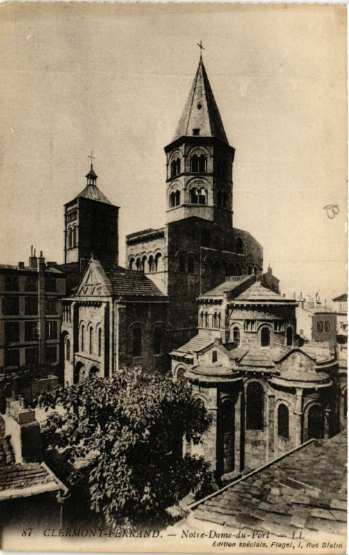 Carte postale ancienne Clermont-Ferrand N.-D. du Port à Clermont-Ferrand