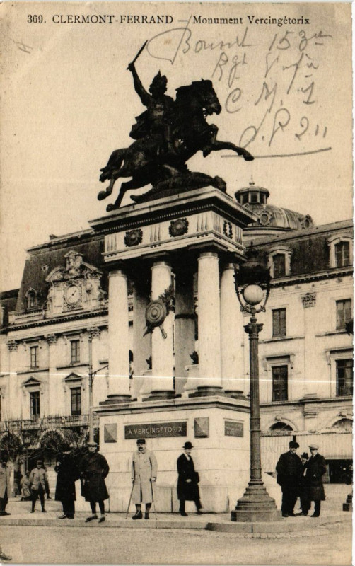 Carte postale ancienne Clermont-Ferrand Monument Vercingetorix à Clermont-Ferrand