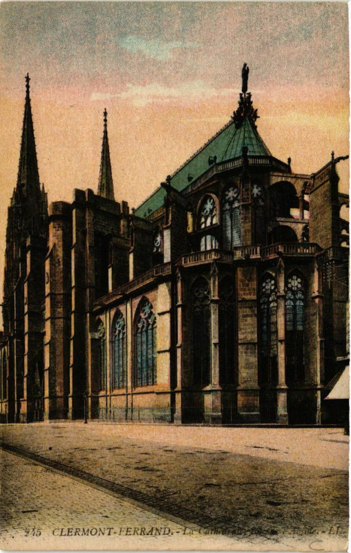 Carte postale ancienne Clermont-Ferrand La Cathedrale cote de l'Abside à Clermont-Ferrand