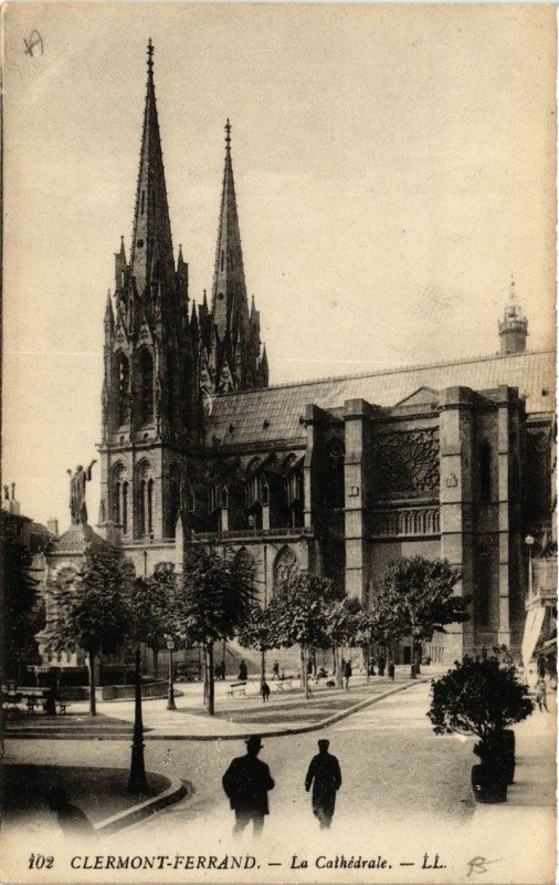 Carte postale ancienne Clermont-Ferrand La Cathedrale à Clermont-Ferrand