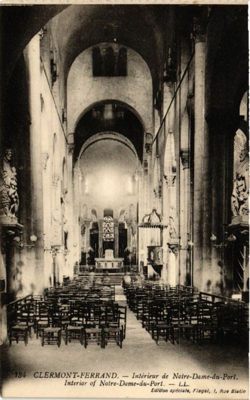 Carte postale ancienne Clermont-Ferrand Interieur de N.-D. du Port à Clermont-Ferrand