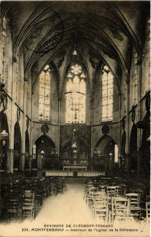 Carte postale ancienne Clermont-Ferrand Interieur de l'Eglise de la Delivrance à Clermont-Ferrand