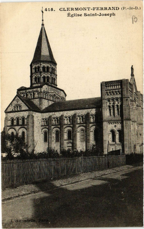 Carte postale ancienne Clermont-Ferrand Eglise St-Joseph à Clermont-Ferrand