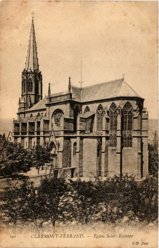 Carte postale ancienne Clermont-Ferrand Eglise St-Eutrope à Clermont-Ferrand
