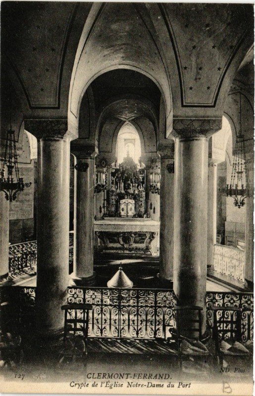 Carte postale ancienne Clermont-Ferrand Crypte de l'Eglise N.D. du Port ` à Clermont-Ferrand