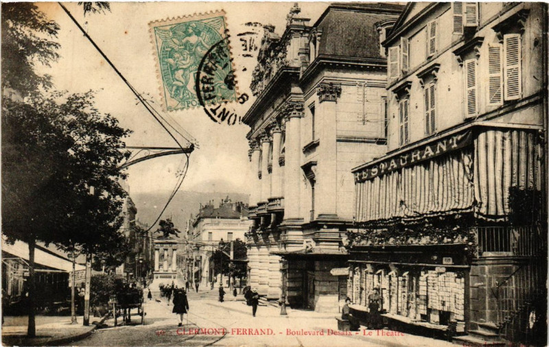 Carte postale ancienne Clermont-Ferrand Boulevard Desaix le Theatre à Clermont-Ferrand