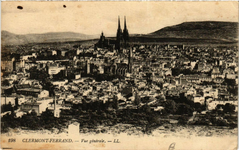 Carte postale ancienne Clermont-Ferrand Vue générale à Clermont-Ferrand