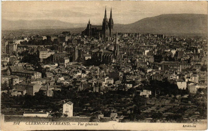 Carte postale ancienne Clermont-Ferrand Vue générale à Clermont-Ferrand