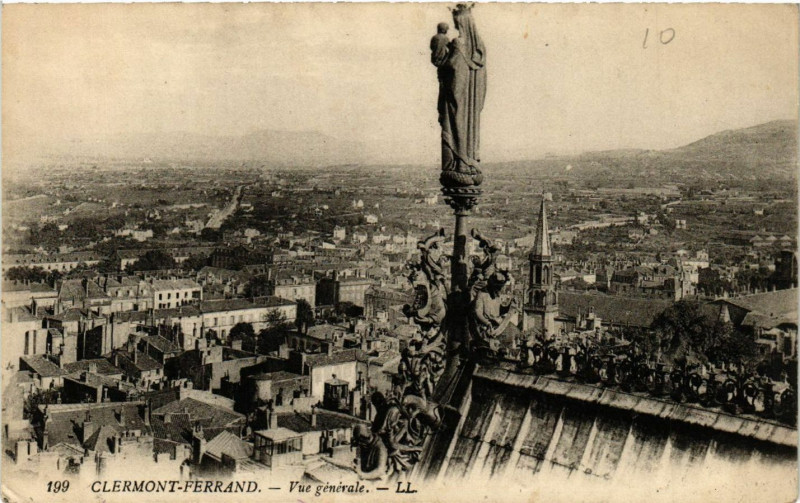 Carte postale ancienne Clermont-Ferrand Vue générale à Clermont-Ferrand