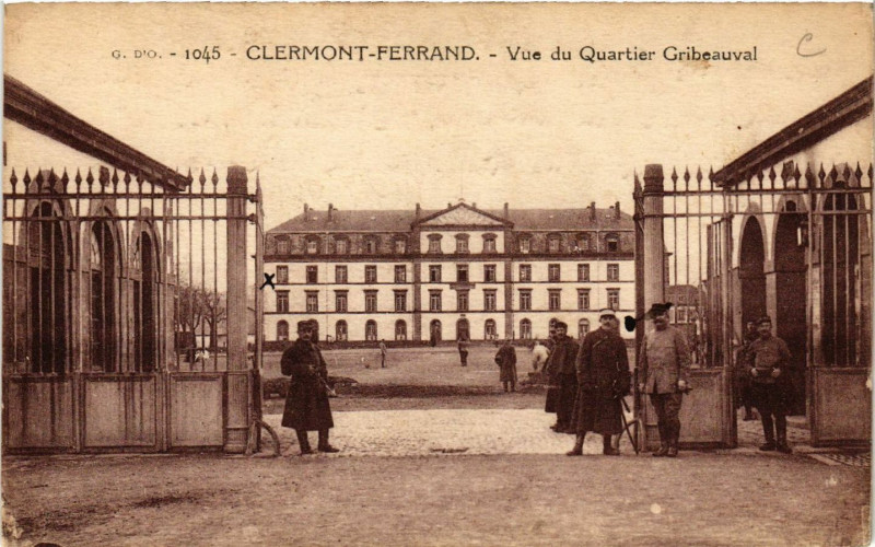 Carte postale ancienne Clermont-Ferrand Vue du Quartier Gribeauval à Clermont-Ferrand