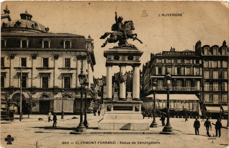 Carte postale ancienne Clermont-Ferrand Statue de Vercingetorix à Clermont-Ferrand