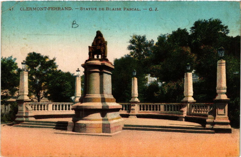 Carte postale ancienne Clermont-Ferrand Statue de Blaise-Pascal à Clermont-Ferrand