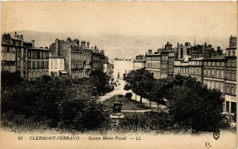 Carte postale ancienne Clermont-Ferrand Square Blaise Pascal à Clermont-Ferrand