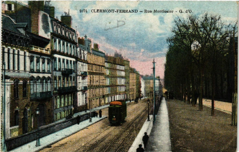 Carte postale ancienne Clermont-Ferrand Rue Montloisier à Clermont-Ferrand