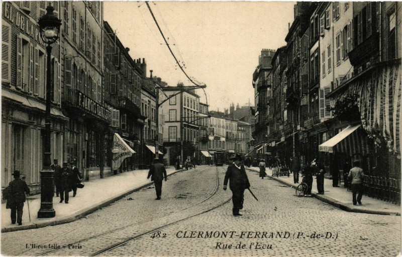 Carte postale ancienne Clermont-Ferrand Rue de l'Eau à Clermont-Ferrand