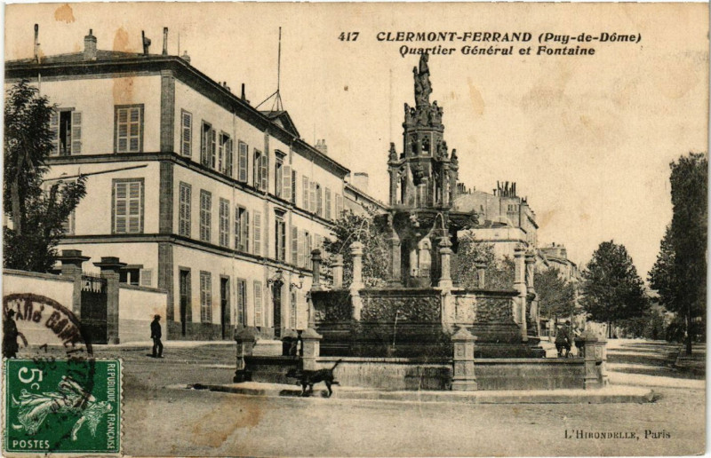 Carte postale ancienne Clermont-Ferrand Quartier général et Fontaine à Clermont-Ferrand