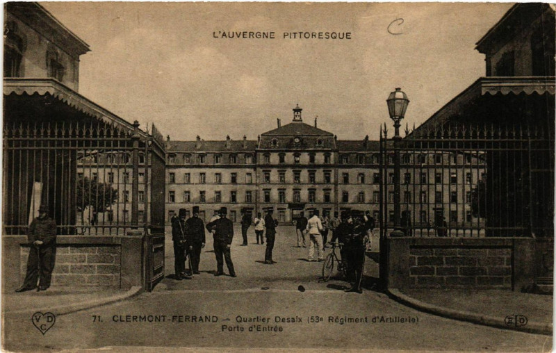 Carte postale ancienne Clermont-Ferrand Quartier Desaix Porte d'Entrée à Clermont-Ferrand