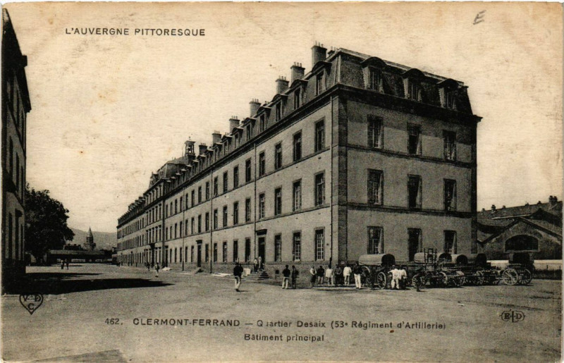 Carte postale ancienne Clermont-Ferrand Quartier Desaix Batiment principal à Clermont-Ferrand