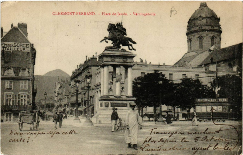 Carte postale ancienne Clermont-Ferrand Place de Jaude Vercingetorix à Clermont-Ferrand