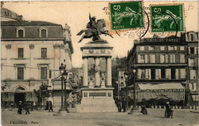 Carte postale ancienne Clermont-Ferrand Place de Jaude à Clermont-Ferrand