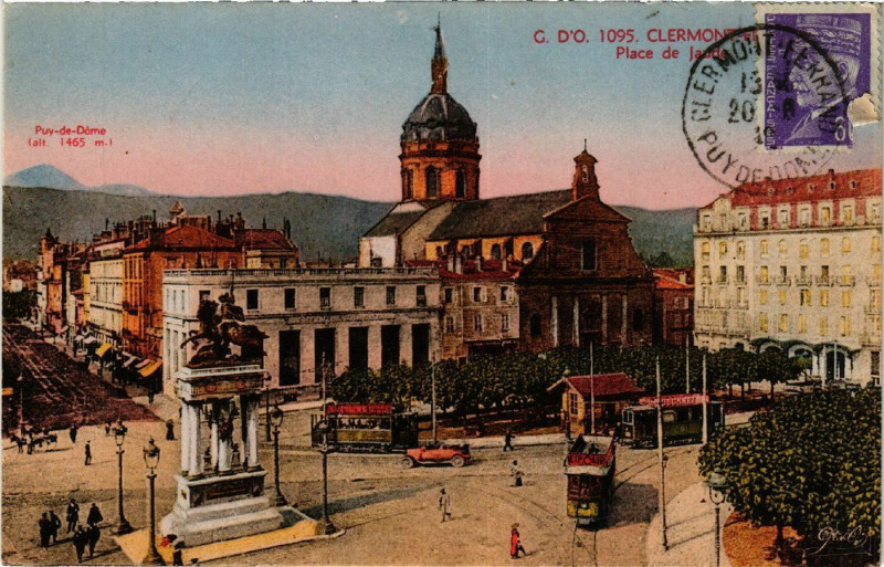 Carte postale ancienne Clermont-Ferrand Place de Jaude à Clermont-Ferrand