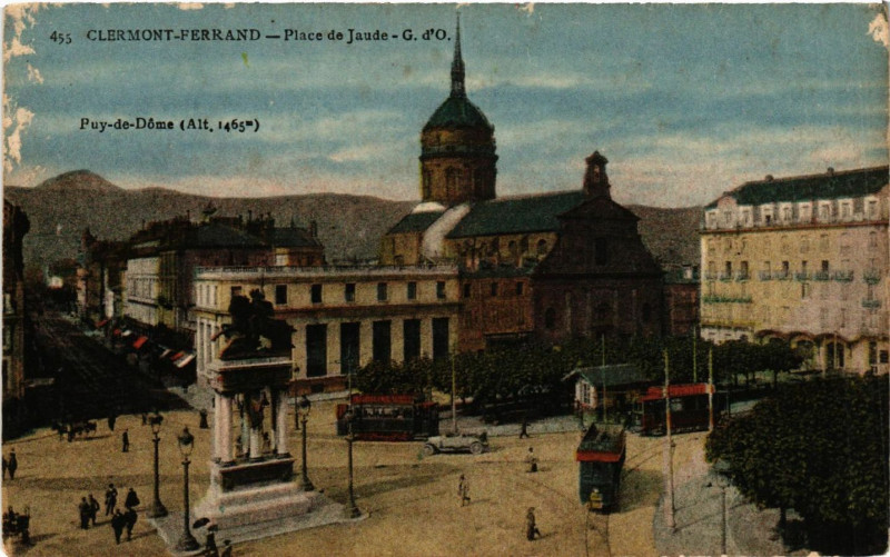Carte postale ancienne Clermont-Ferrand Place de Jaude à Clermont-Ferrand